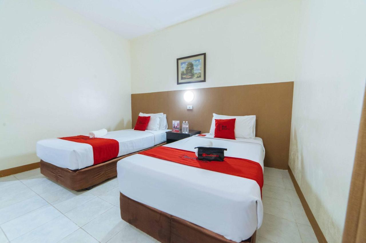 Reddoorz Premium @ The Ritz Garden Oases Hotel Davao Exterior photo