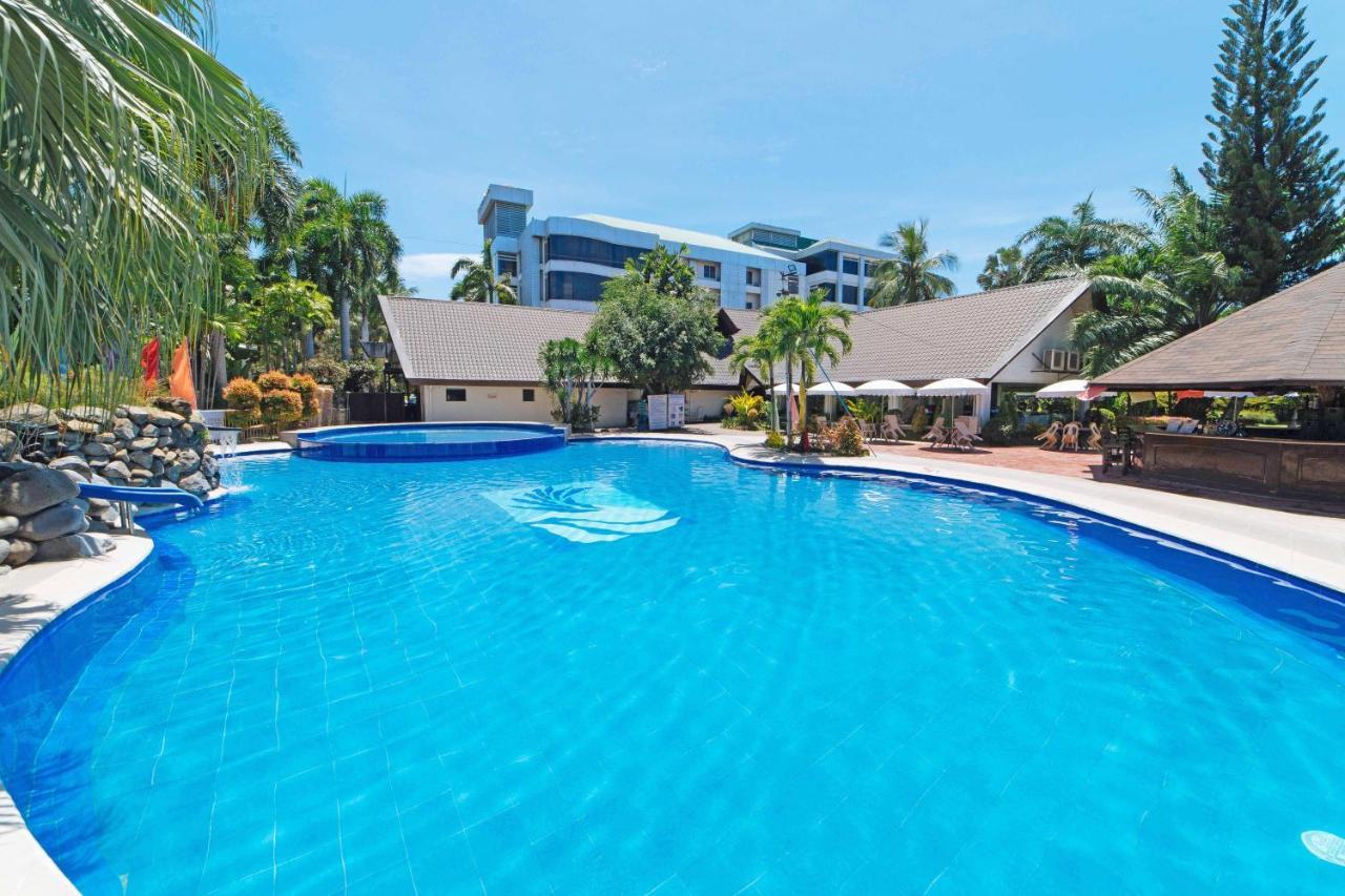 Reddoorz Premium @ The Ritz Garden Oases Hotel Davao Exterior photo