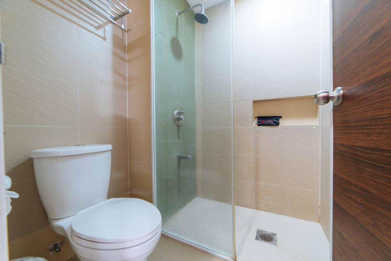 Reddoorz Premium @ The Ritz Garden Oases Hotel Davao Exterior photo