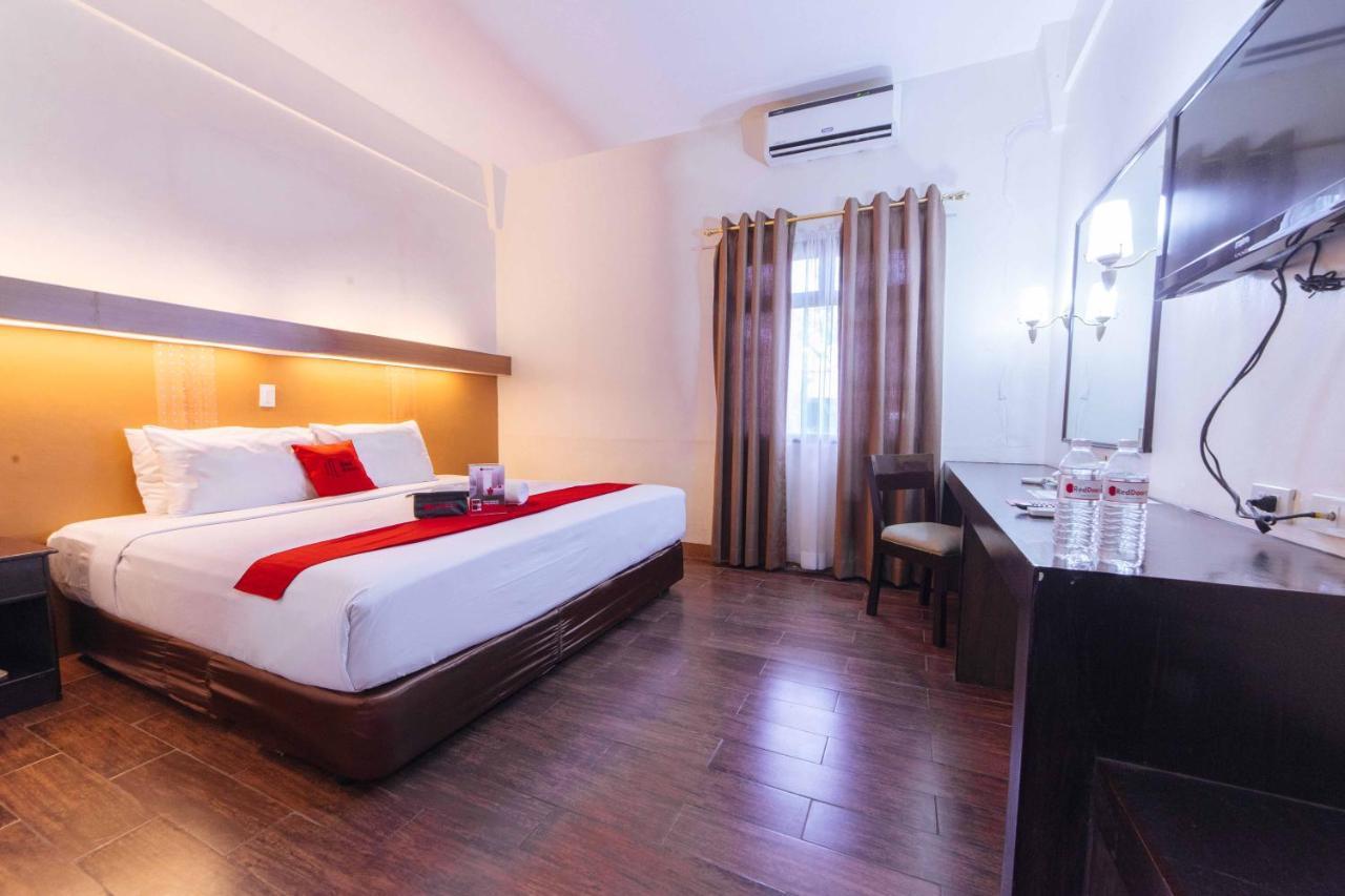 Reddoorz Premium @ The Ritz Garden Oases Hotel Davao Exterior photo