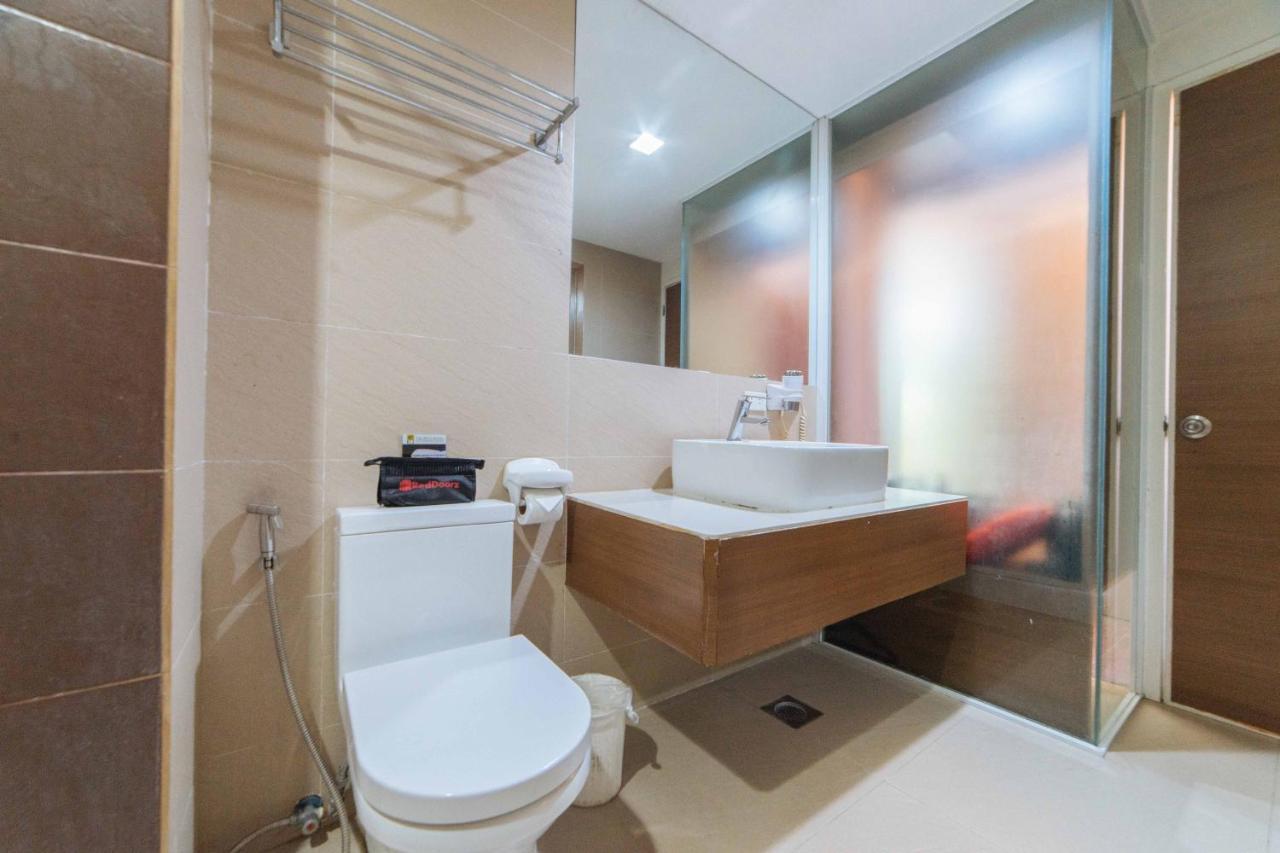 Reddoorz Premium @ The Ritz Garden Oases Hotel Davao Exterior photo